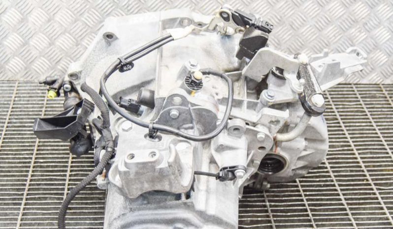 Peugeot 308 SW II manual gearbox 9811243810 1.2 L 96kW full