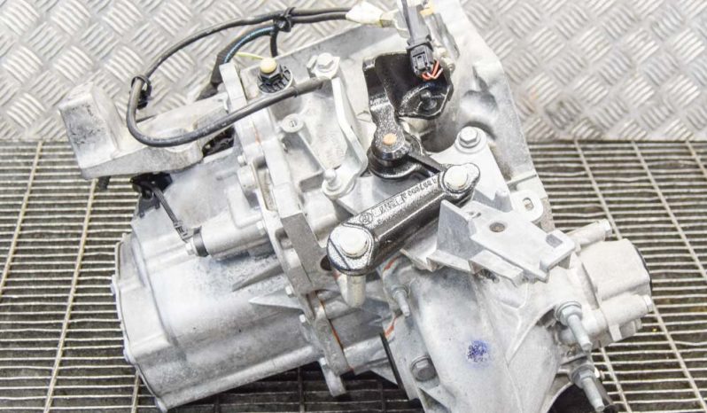 Peugeot 308 SW II manual gearbox 9811243810 1.2 L 96kW full